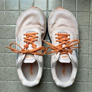 Women’s Altra Torin 5 Athletic Trail Running Sneaker Dusty Pink